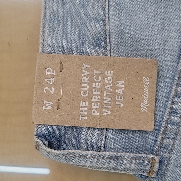Madewell Petite Curvy Perfect Vintage Jean in Fitzgerald Wash - Picture 8 of 9
